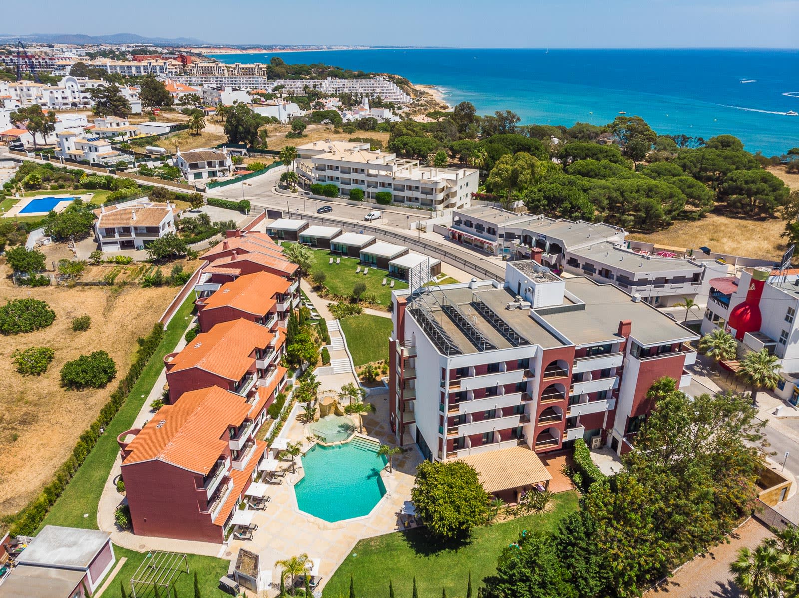 Aerial view of Topázio Vibe Hotel & Apartments